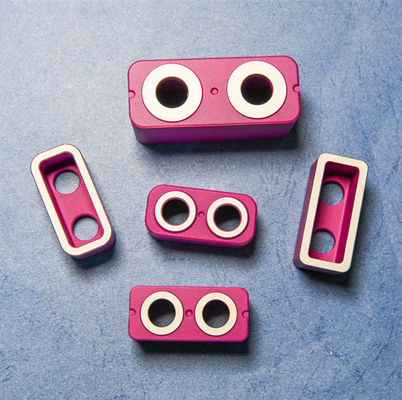 Plaque en céramique d'alumine certifiée IATF16949 avec zéro absorption d'eau pour la résistance chimique et à la corrosion